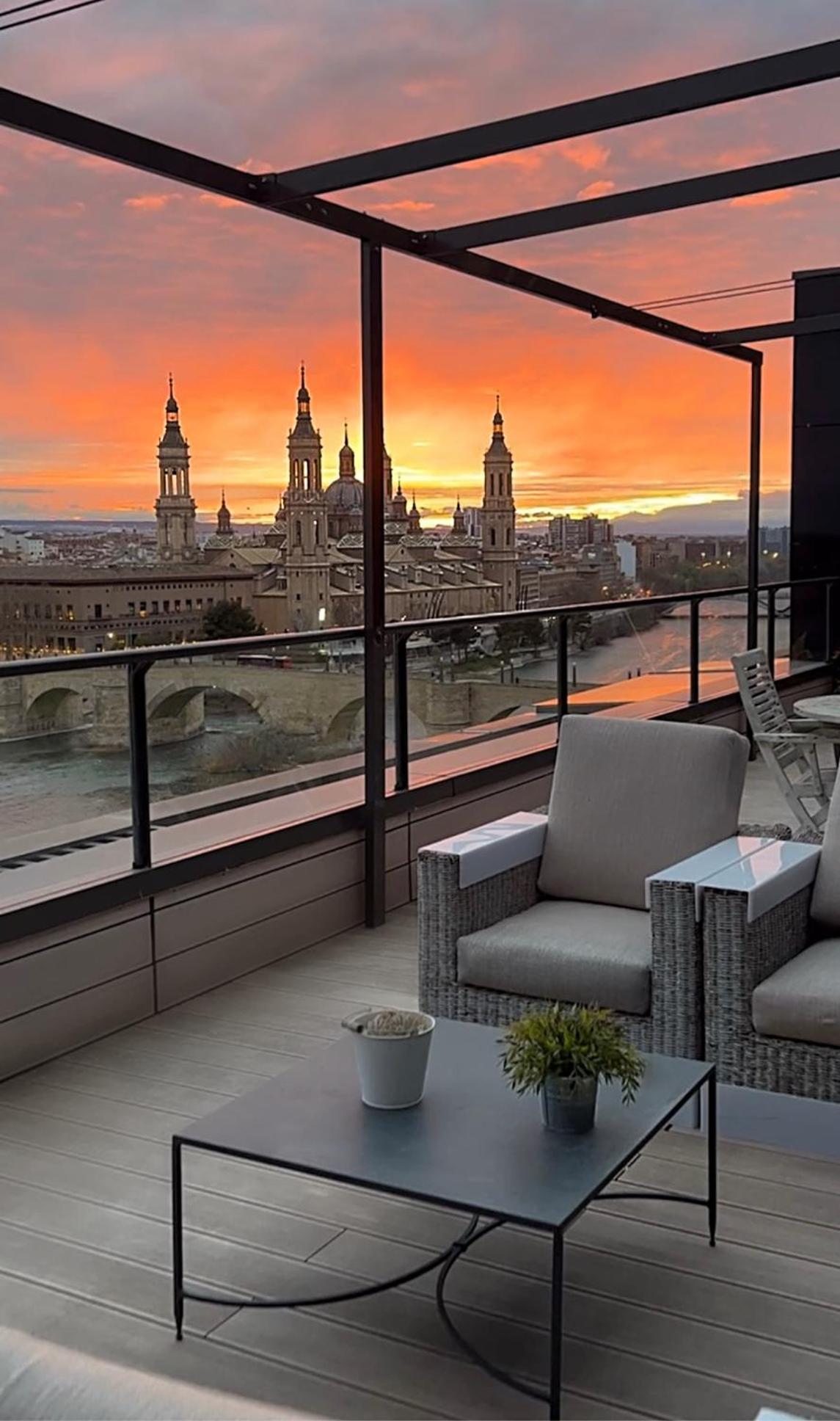 Atico Mejores Vistas Al Pilar Jacuzzi Y Garaje Zaragoza Exteriér fotografie